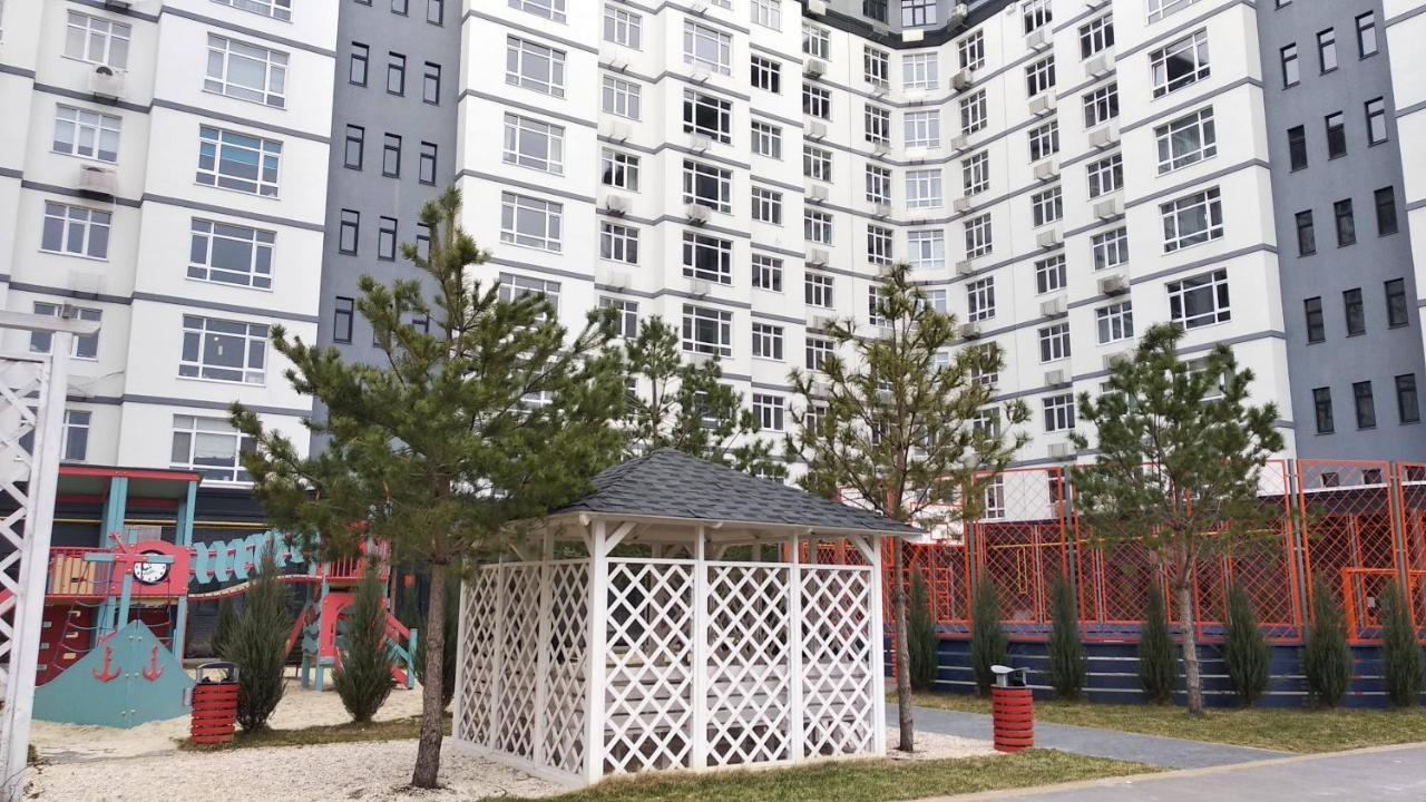 Fly Up Home Apartment Boryspilʼ Exterior foto